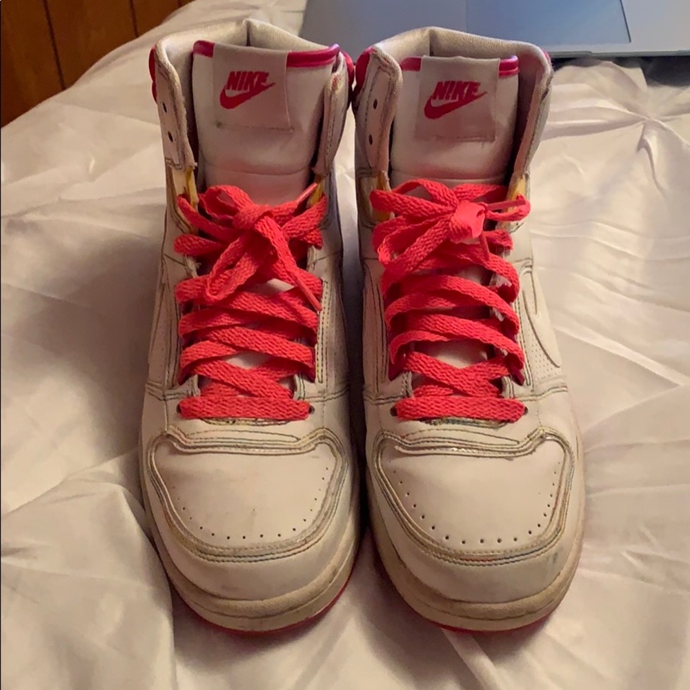 Women’s Nike Delta High Lite Size 10